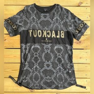 Koodoo X Blackout Panel Graphic Print Short Sleeve T-Shirt. L.